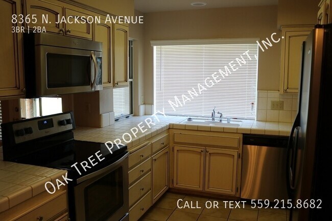 Foto del edificio - 8365 N Jackson Ave