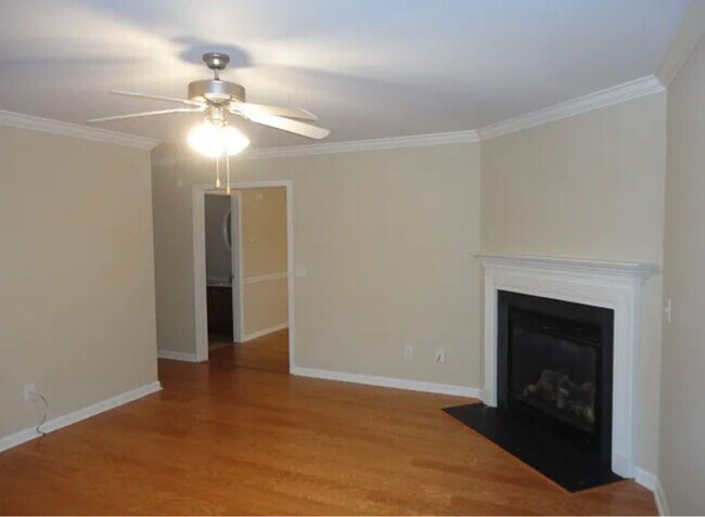 Building Photo - 521 Brummell Ln