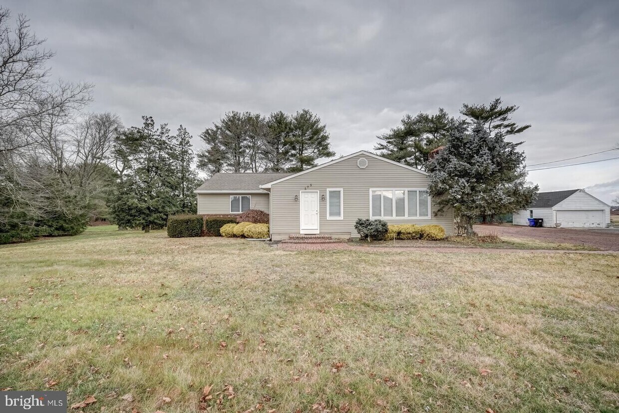 Primary Photo - 575 Pleasant Mills Rd