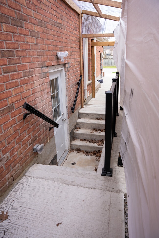 Building Photo - 12 New Haven Gate