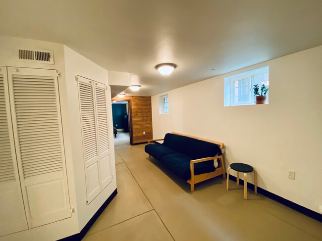 Living/Dinning - 132 NE 57th Ave