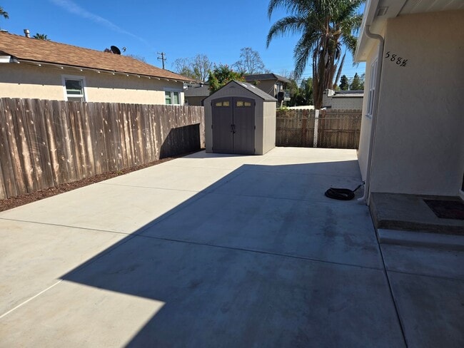 Building Photo - 588 1/2 McIntosh St