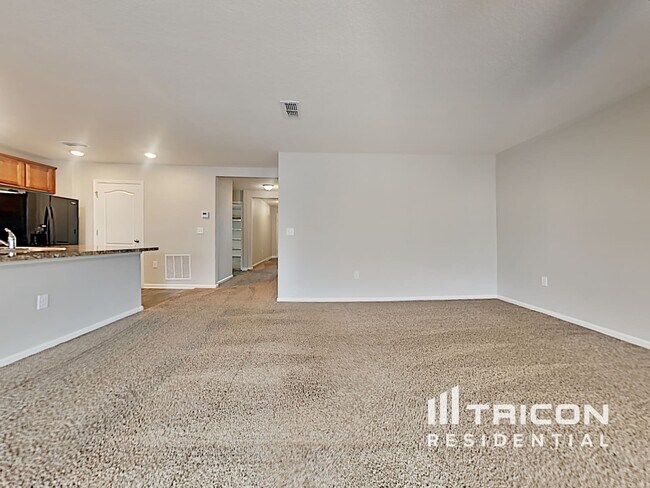 Foto del edificio - 2210 Pebble Point Dr