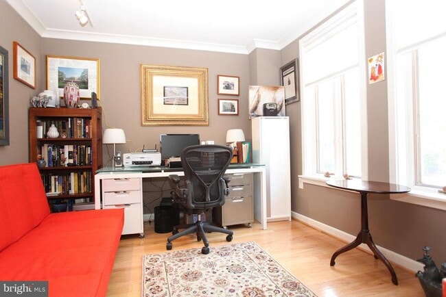 Foto del edificio - 1045 31st St NW