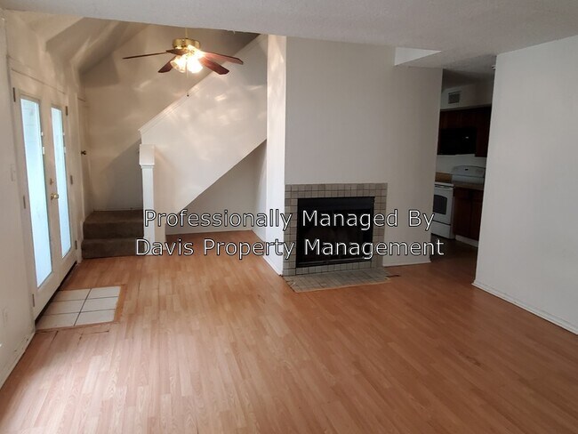 Foto del edificio - 9823 Walnut St
