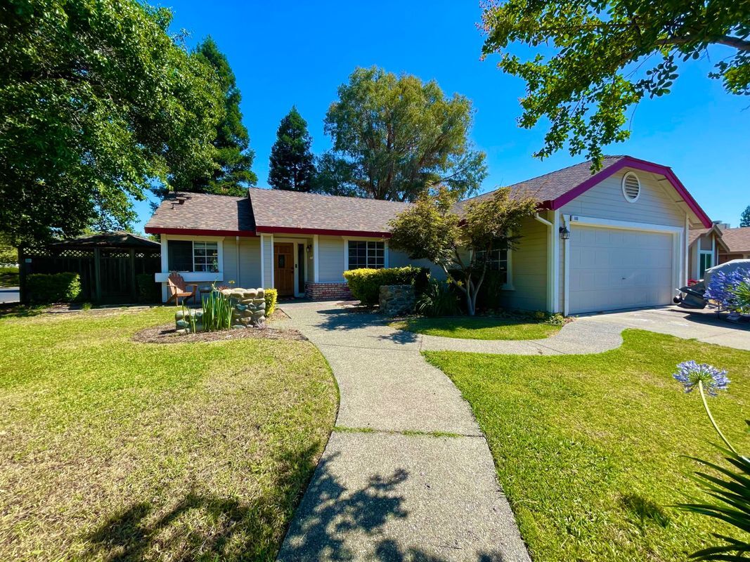 Foto principal - 100 Bittercreek Dr