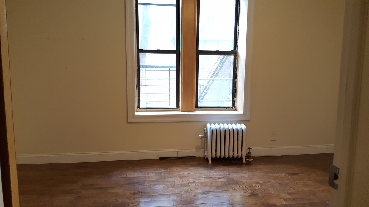 Foto principal - 7402 Bay Pkwy