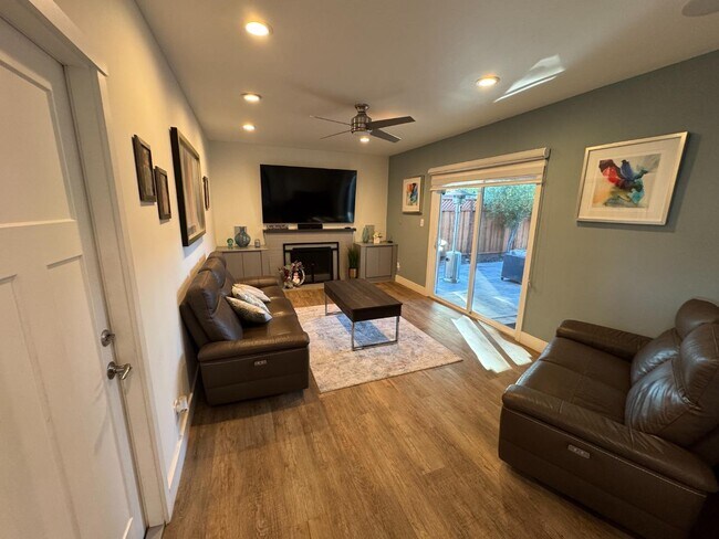 Foto del edificio - 5953 Shawcroft Dr