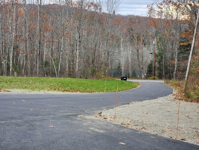 Foto del edificio - 153 Clark Rd