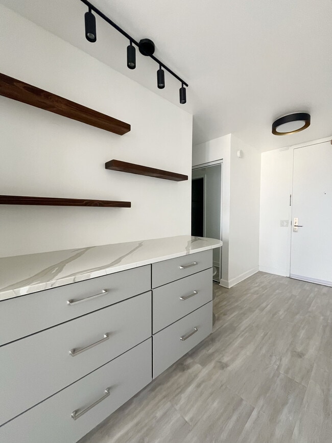 Foto del edificio - 4343 N Clarendon Ave