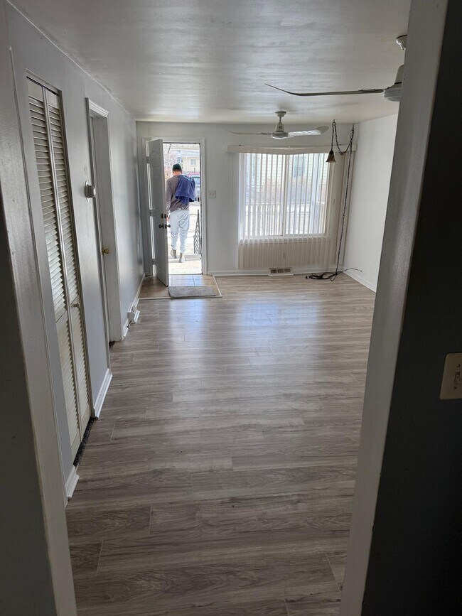 Foto del edificio - 23355 Easterling Ave