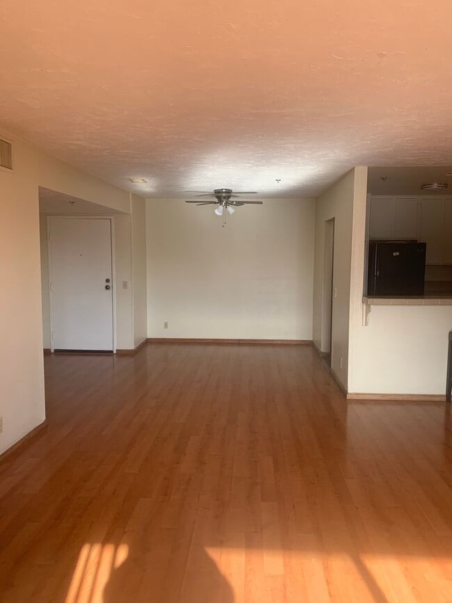 Building Photo - 5990 Dandridge Ln