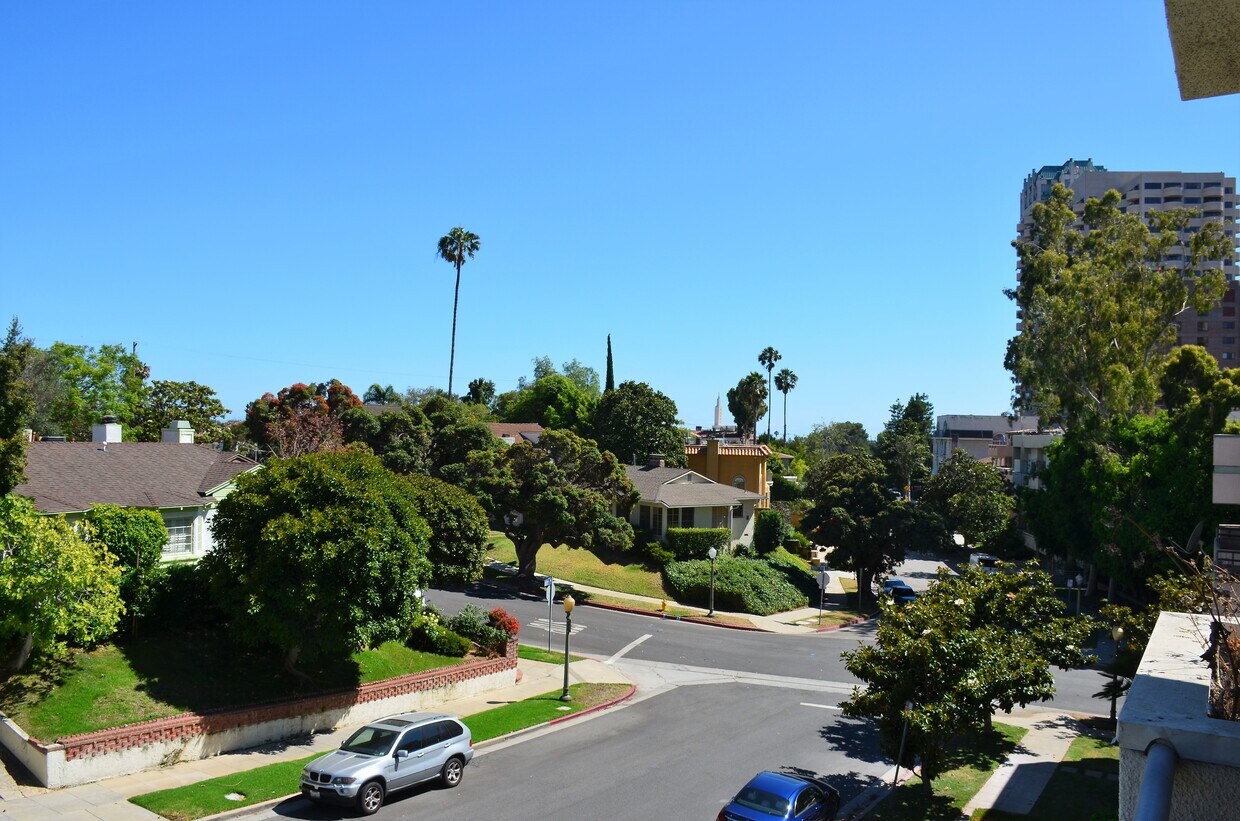 Primary Photo - 10475 Ashton Ave