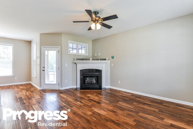 Foto del edificio - 244 Haywood Ln