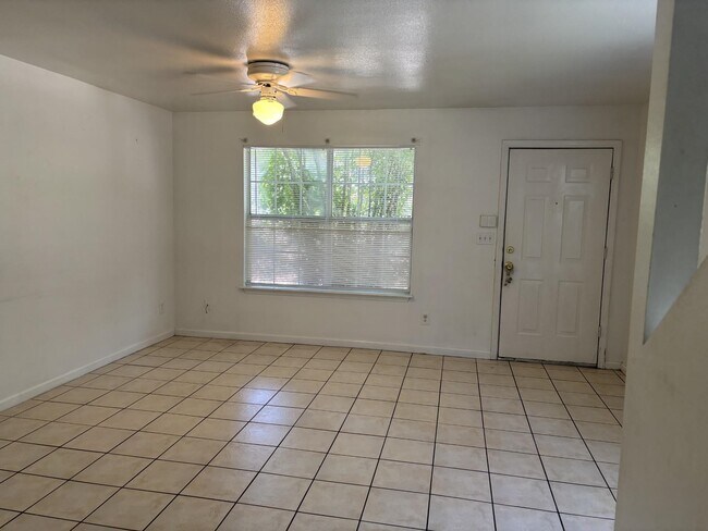 Building Photo - 2771 Tess Cir
