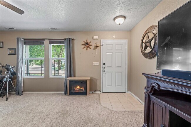 Building Photo - Beautiful & Spacious 4-Bedroom Home with 3...