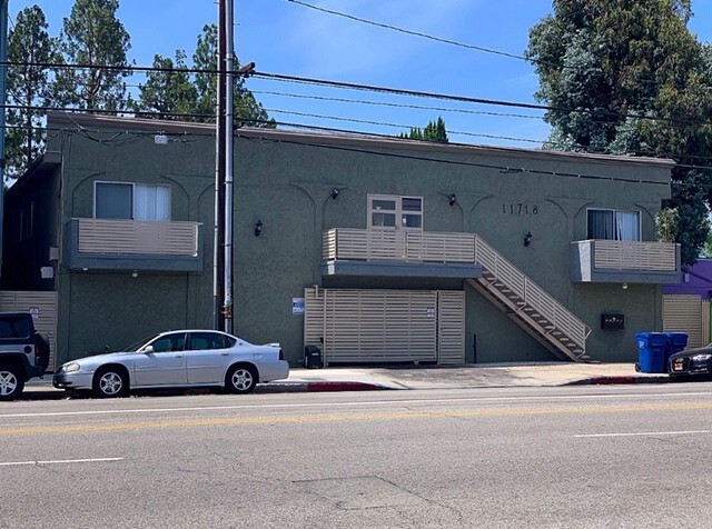 Primary Photo - 11718 Moorpark St
