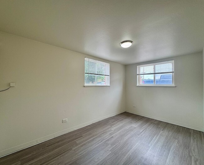 Building Photo - Affordable Lakewood Living – Cozy Single-Family Home for Rent
