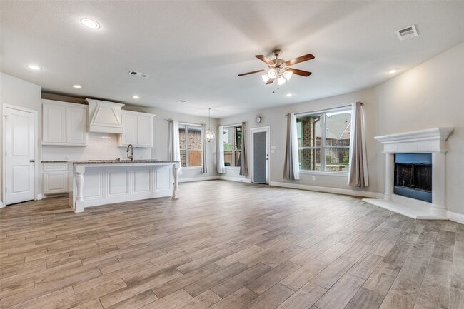 Photo - 16333 Amistad Ave House