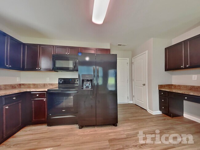 Foto del edificio - 507 Menlo Pk Rd