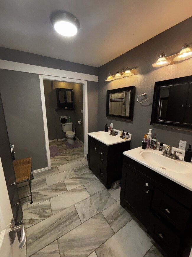 Foto del edificio - 7603 Alcove Ave
