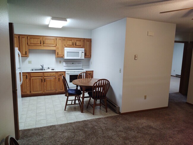 KITCHEN - 1121 W Elm Ave