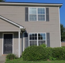 Building Photo - 1801 Chestnut Dr