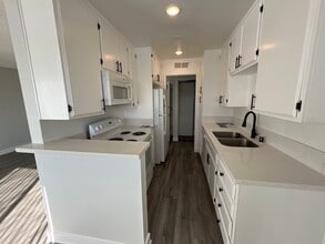 Interior Photo - 245 South Serrano Ave