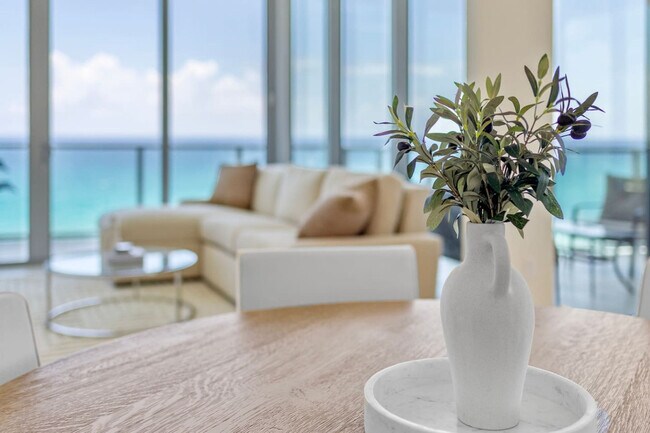 Building Photo - 3100 N Ocean Dr