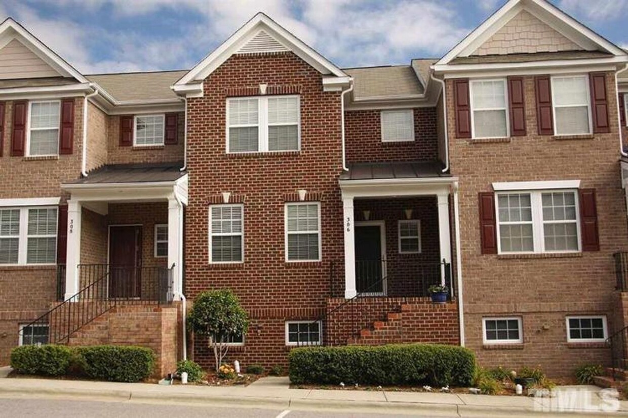 Primary Photo - 306 Old Mill Village Dr