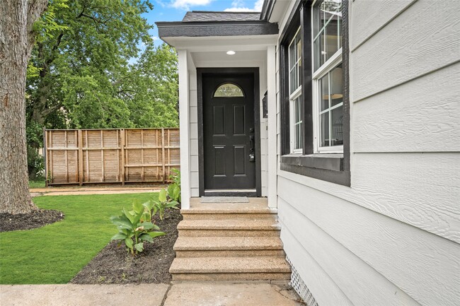 Building Photo - 6935 Palmetto St