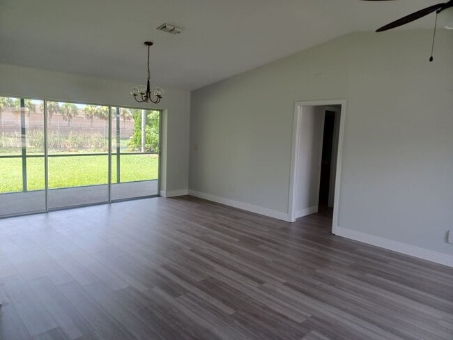 Foto del edificio - 1510 SE 23rd Terrace