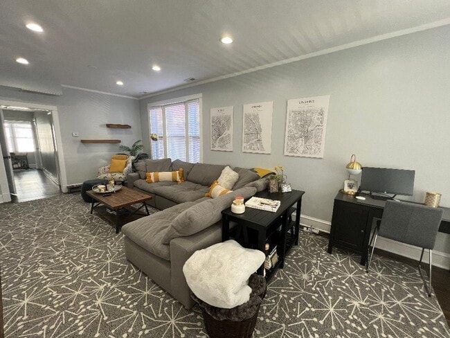 Foto del edificio - 3327 N Hamilton Ave