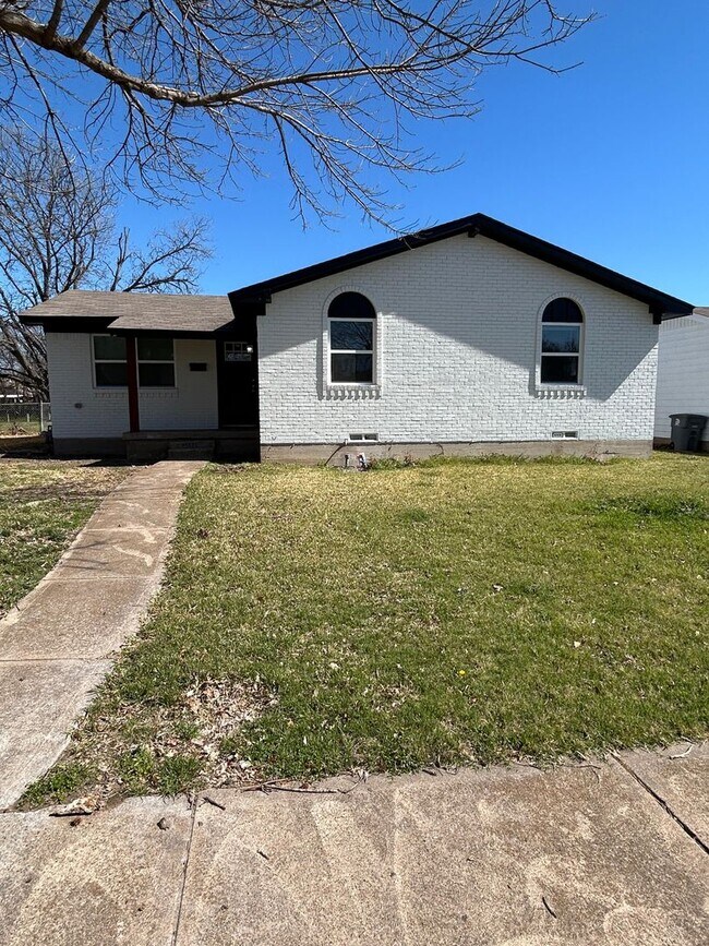 Foto del edificio - Newly renovated Home Available for Lease