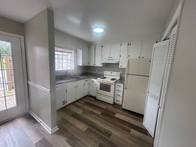Foto del edificio - 940-702 Glenn Street, West Columbia, SC 29169