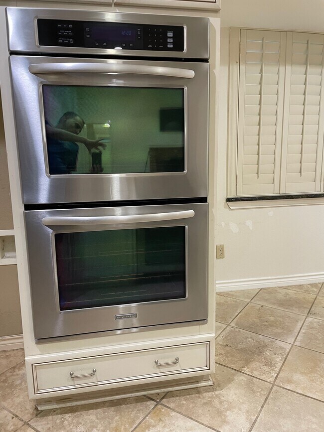 Foto del edificio - 737 Robin Ln