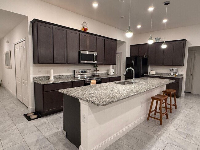 Foto del edificio - 878 SW Haas Ave