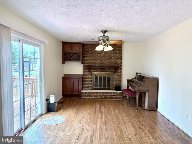 Building Photo - 5437 Braddock Ridge Dr