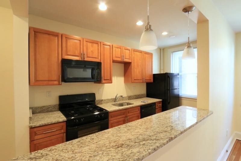 Foto principal - 131 Highland Ave
