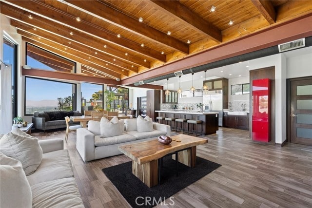 Building Photo - 3655 Glenridge Dr
