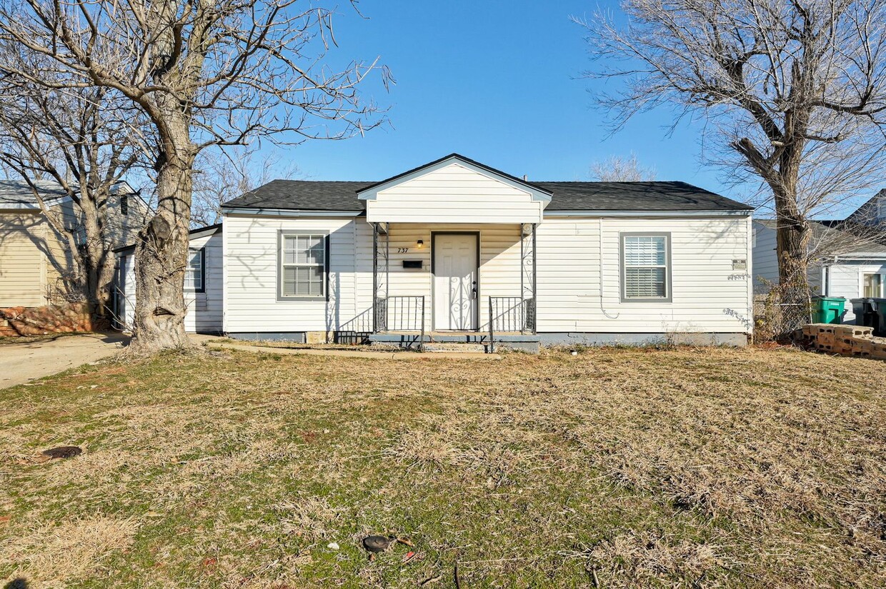 Primary Photo - Modern 3-Bedroom Home in Prime Oklahoma Ci...