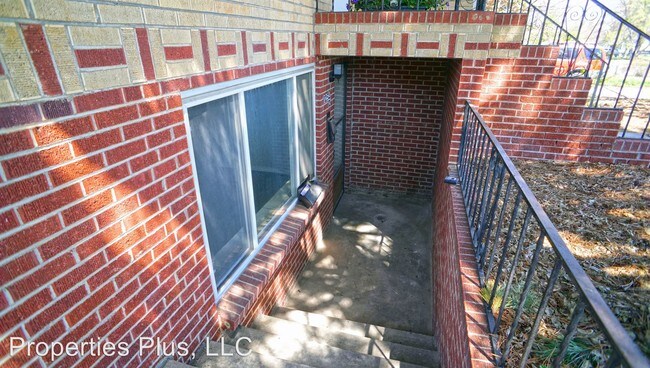 Building Photo - 1125 Dayton St