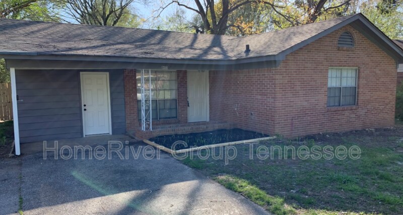 Foto principal - 8453 Southaven Cir W