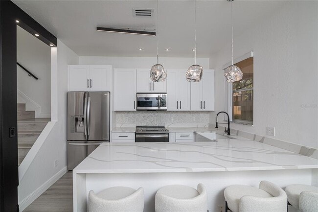 Building Photo - 733 Calabria Ave