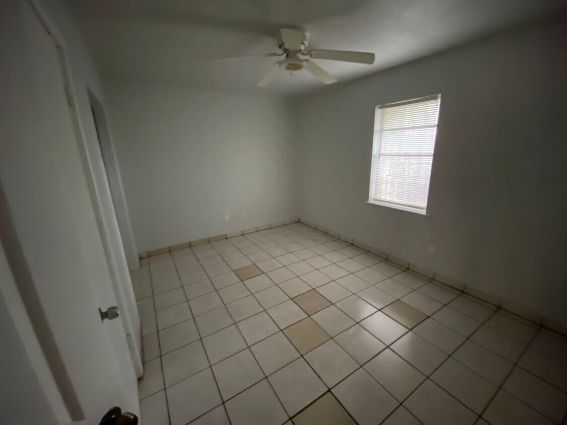 Foto principal - 910 Athol St