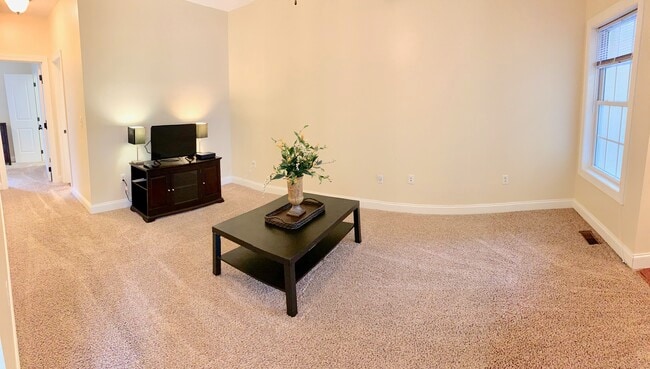 Building Photo - 404 Treyson Ln