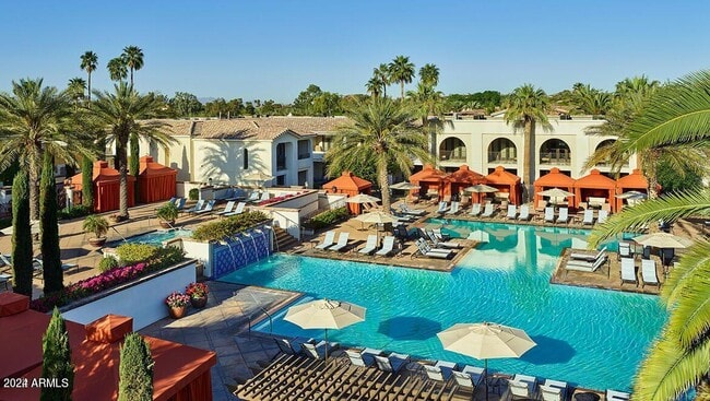 Building Photo - 4949 E Lincoln Dr