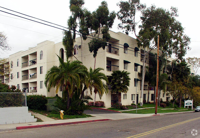 Vista al edificio ruta alternativa - Parkridge Village Apartments