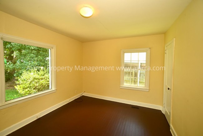 Foto del edificio - Nice 3 bedroom home close to Uptown