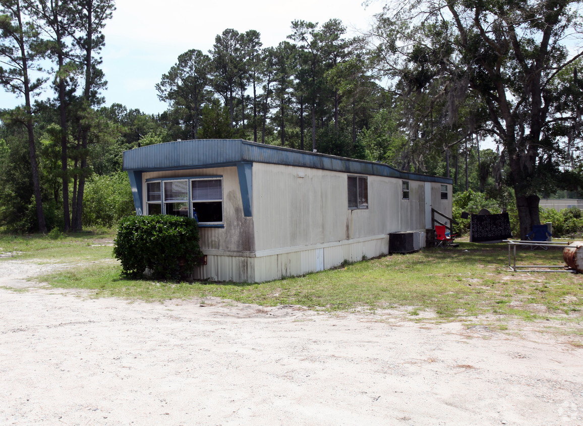 Building Photo - Pine View Mobile Home Park